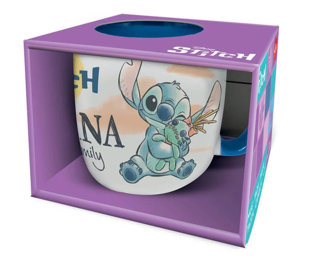 Prachtige Disney Home Stitch & Angel ‘Ohana’ Premium Beker, gemaakt van hoogwaardig keramiek en versierd met Stitch en Angel, die het woord 'Ohana' omarmen. Ideaal voor dagelijks gebruik of als cadeau voor Disney-fans.