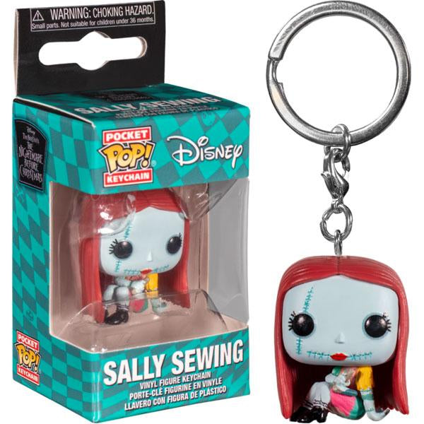 Mini-figuur Pocket Pop Sally Sewing uit The Nightmare Before Christmas, perfect voor fans en liefhebbers van Halloween Town.