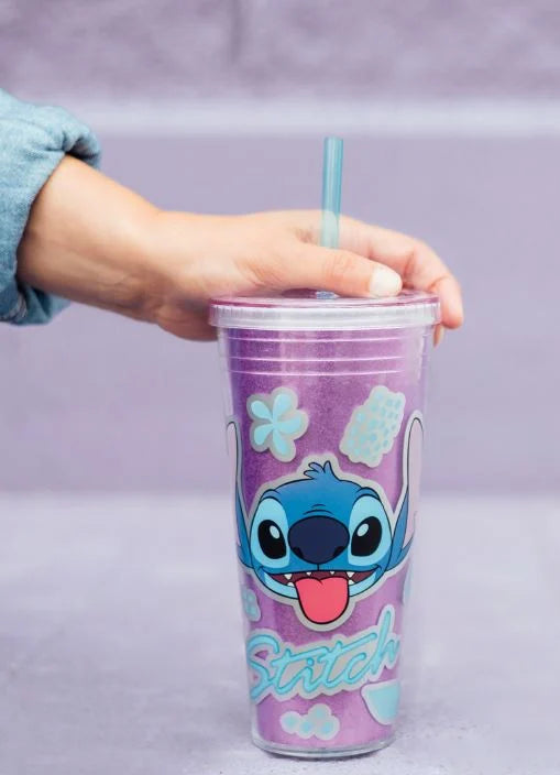 Omarm de sprankelende stijl van Stitch met de dubbelwandige "Purple Glitter" Fashion Tumbler, compleet met rietje, in een royale maat van 560 ml. Een speelse toevoeging aan je drinkervaring.