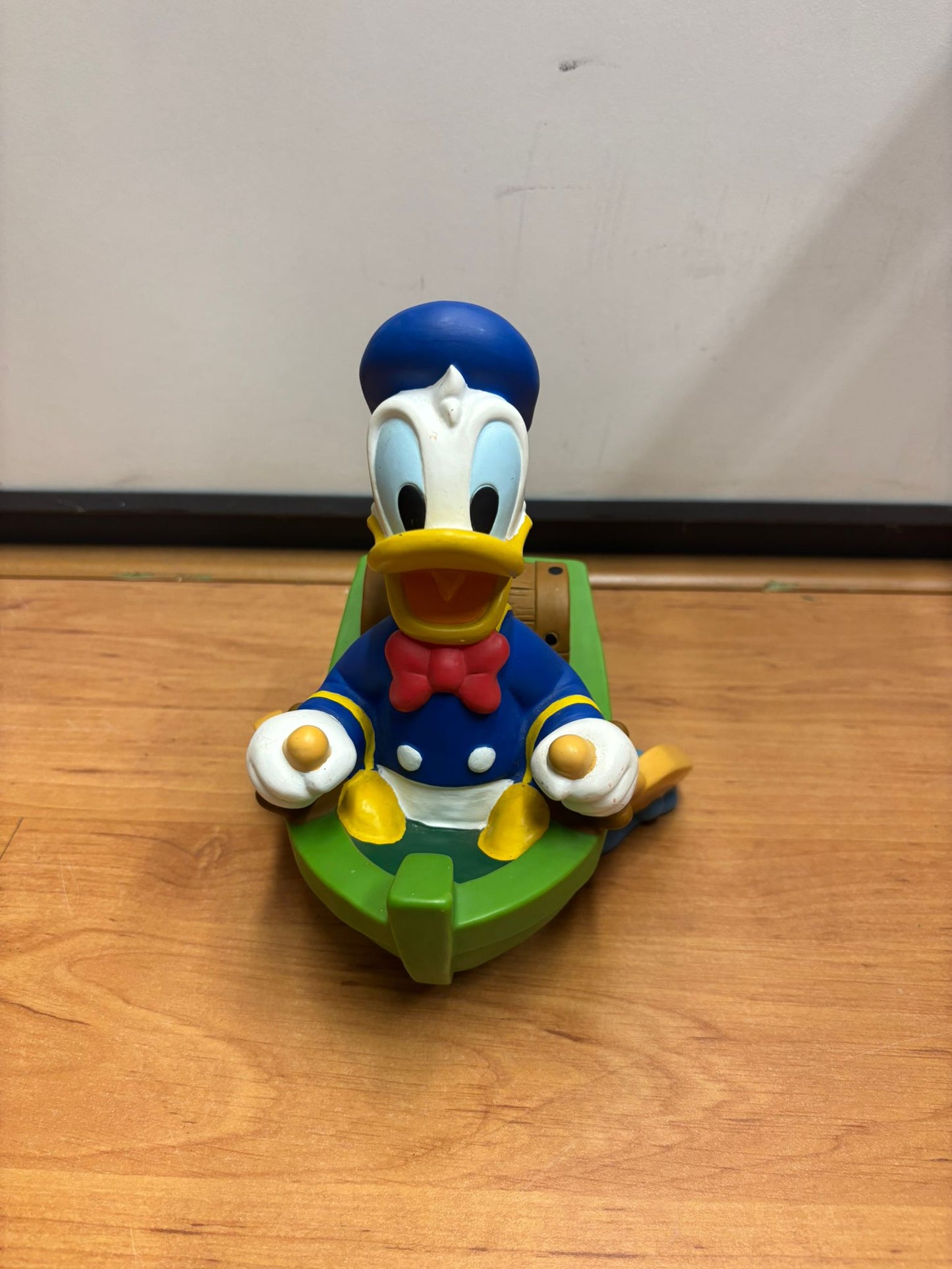 Donald Duck in boot spaarpot