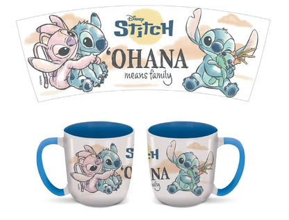 Disney Home Stitch & Angel ‘Ohana’ Premium Beker met het ontwerp van Stitch en Angel, vergezeld van het woord 'Ohana', wat 'familie' betekent, op een luxe keramische beker. Perfect voor warme dranken zoals koffie, thee of chocolademelk.