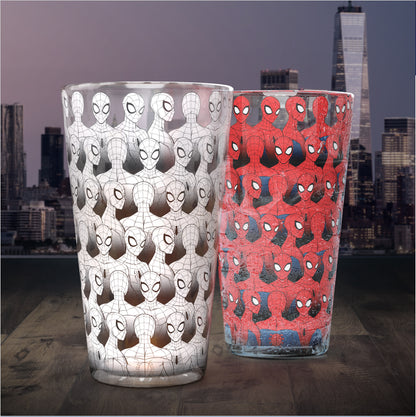 Marvel Spiderman Cold Change Glas - 400 ml taps toelopend drinkglas met kleurveranderende decal die Spiderman tot leven brengt bij koude dranken.