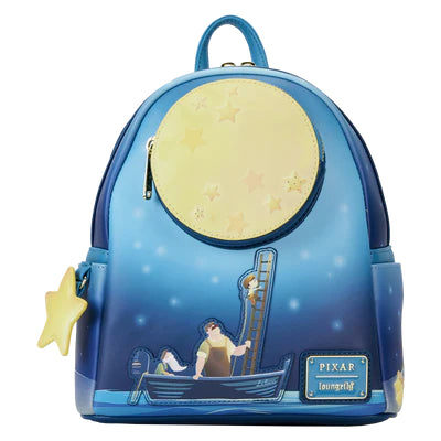 Ontdek je eigen sterrenplaats met de Loungefly Disney-Pixar La Luna Glow Mini-rugzak! Een maanvormige ritszak en glow-in-the-dark LED-verlichting maken deze rugzak magisch.