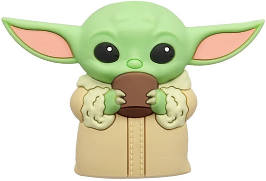 Nodig Baby Yoda uit in je huis met onze schattige 'The Child with cup' Magneet, perfect voor Star Wars fans en liefhebbers van schattige decoraties!