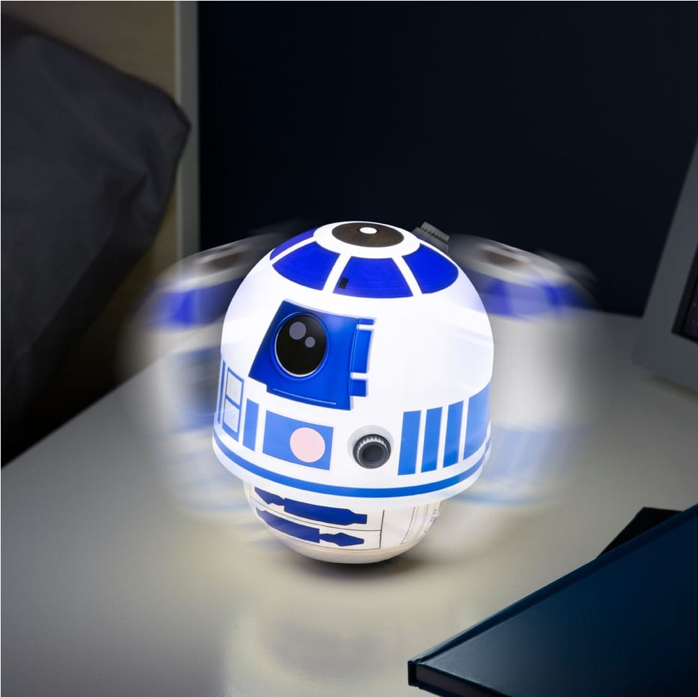 Sfeervol en elegant, de R2-D2 Sway Light HOME lamp verlicht uw ruimte met de betoverende magie van Star Wars en creëert een unieke, gastvrije sfeer.