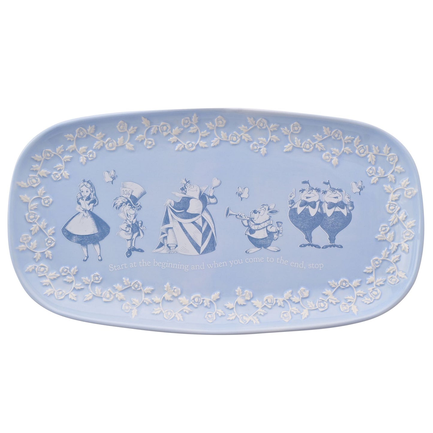 Disney serveerbord met Alice in Wonderland thema: Keramisch bord in lichtblauw met gedetailleerde karakterillustraties en teksten in wit en blauw, geglazuurde afwerking, exclusief theepot.