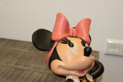 Vintage Minnie Mouse beeld in haar klassieke stijl – een uniek en gedetailleerd item voor je Disney-verzameling!