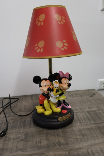 Vintage Mickey & Minnie Mouse, Pluto lamp – Een charmant Disney-verzamelobject dat nostalgie en sfeervolle verlichting brengt.