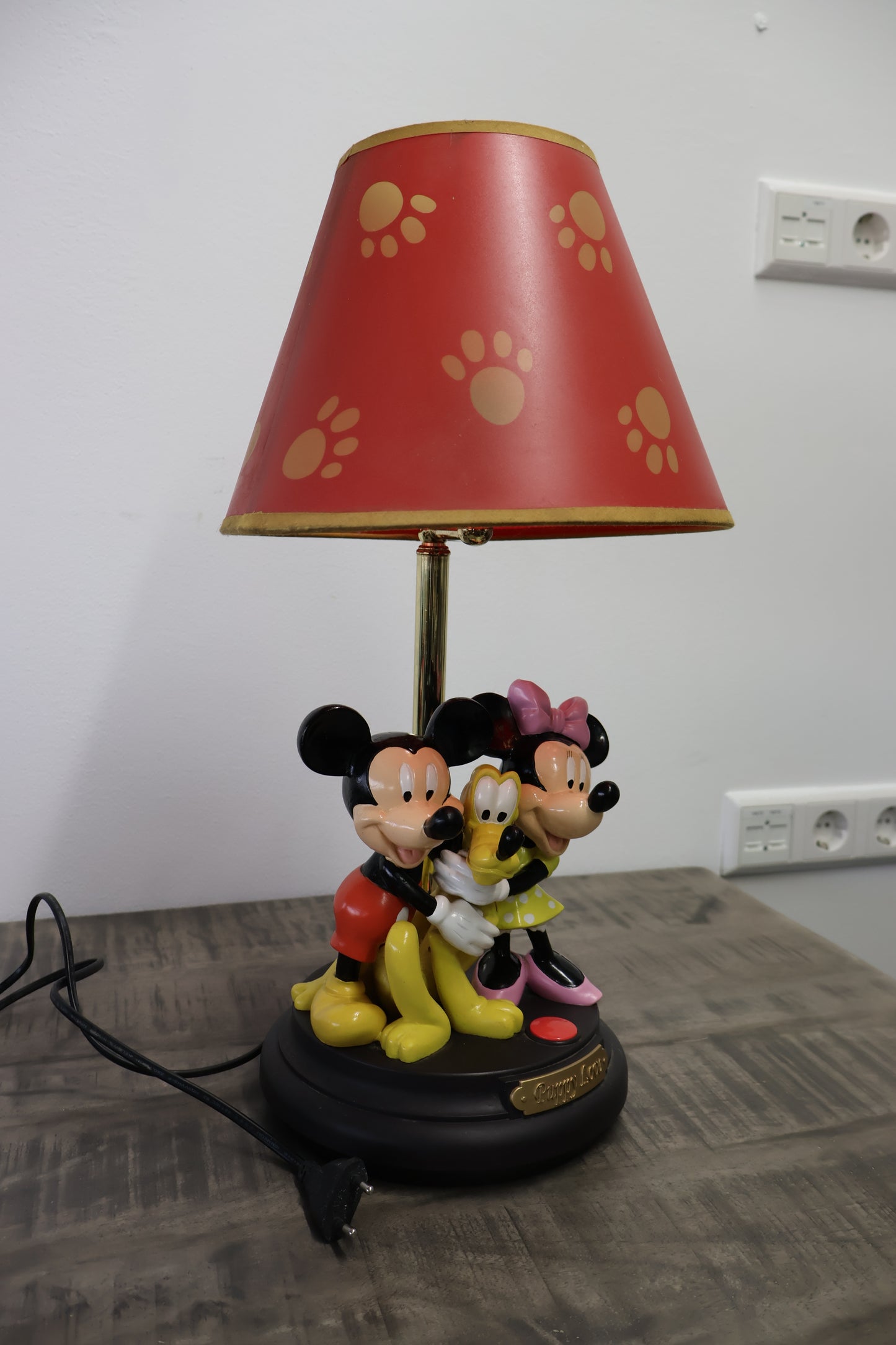 Disney vintage lamp met Mickey, Minnie en Pluto – Een perfecte mix van sfeerverlichting en nostalgische charme!