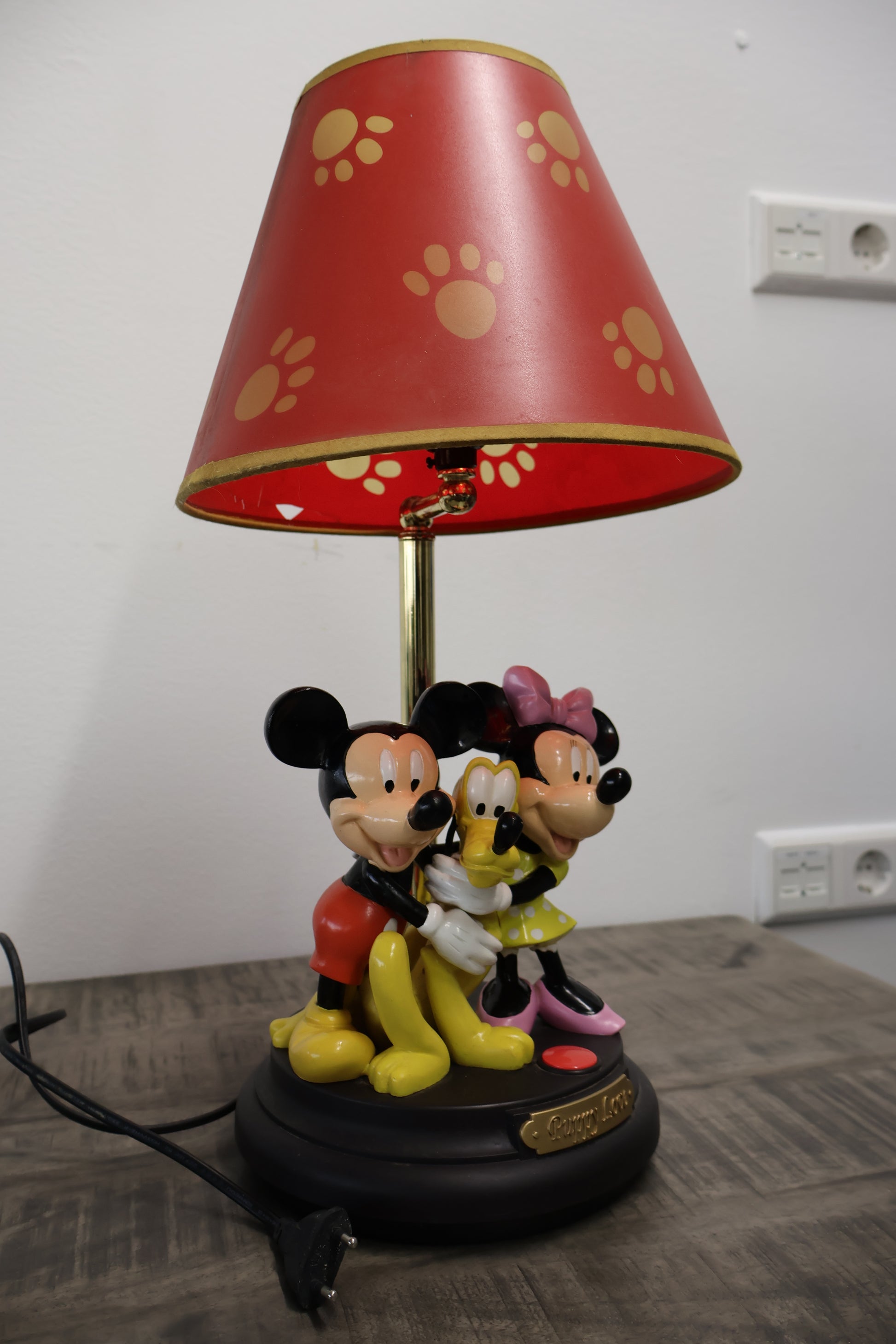 Uniek Mickey & Minnie Mouse, Pluto verzamelobject – Deze vintage lamp is een must-have voor Disney-liefhebbers.