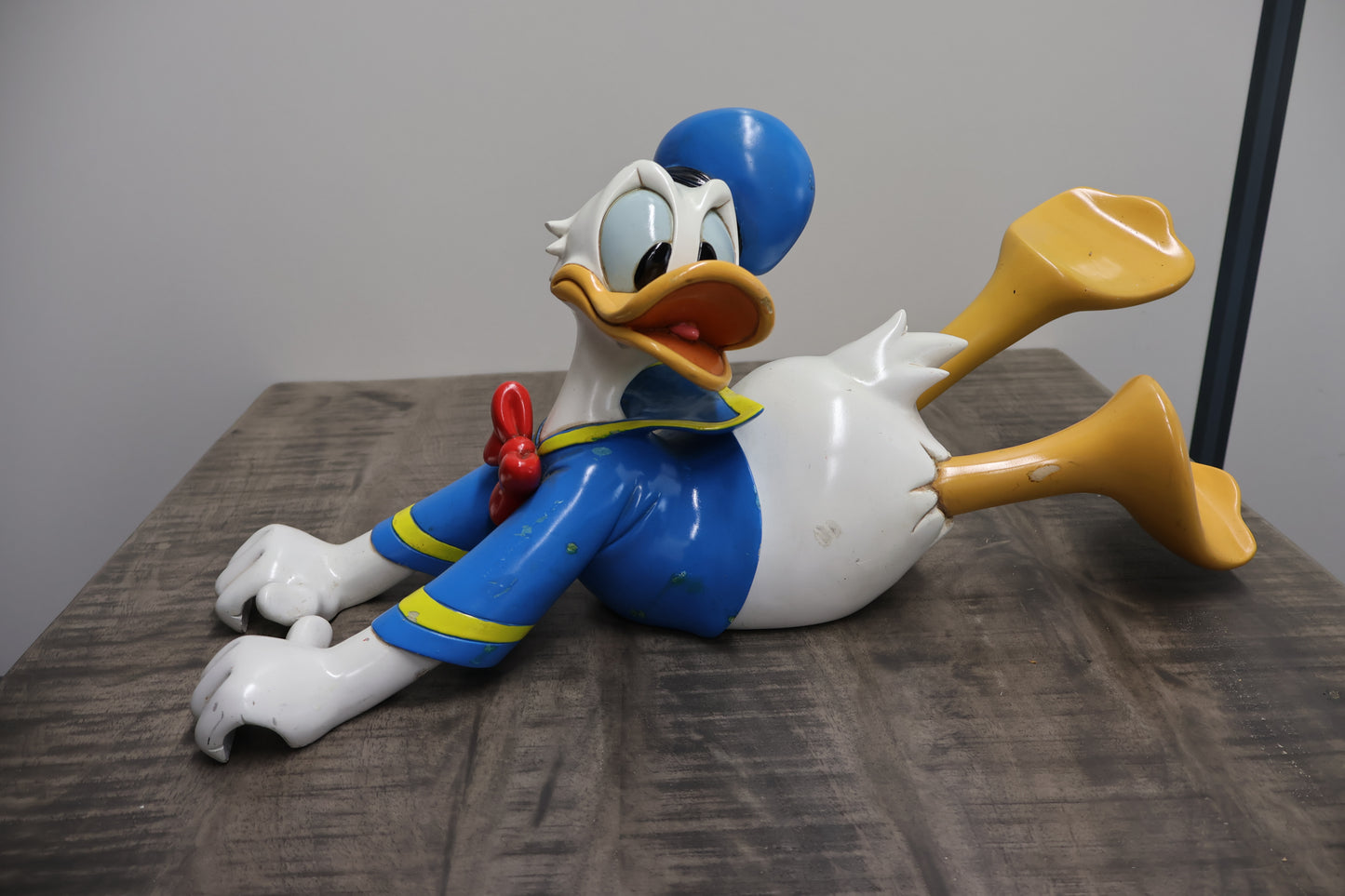 Donald Duck – een uniek en gedetailleerd beeldje voor Disney-fans! Voeg dit grappige ontwerp toe aan je verzameling.