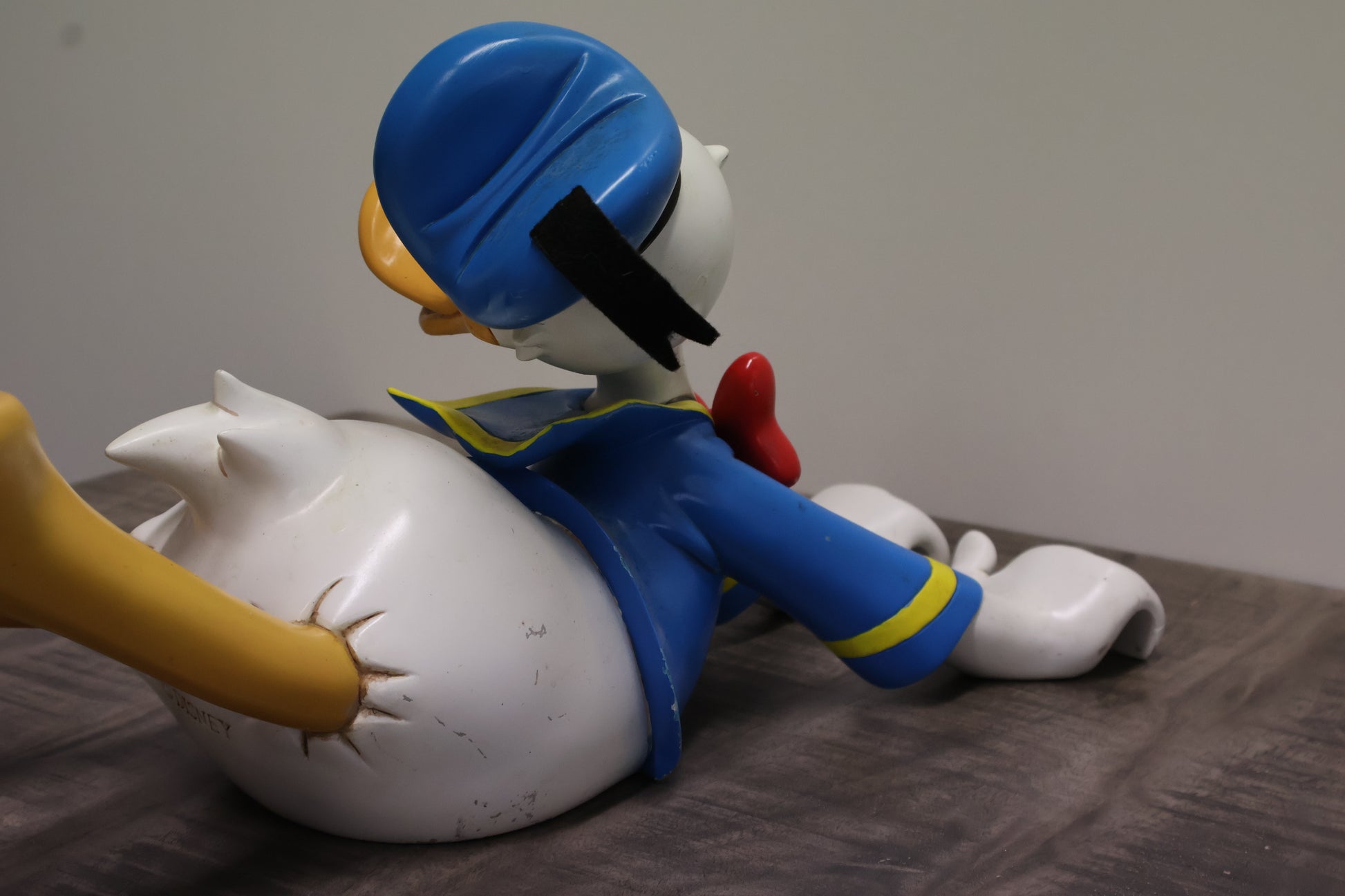 Een grappig Donald Duck beeld. Het perfecte verzamelobject voor Disney-liefhebbers die van detail houden.