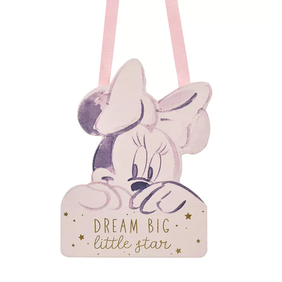 Breng magie en inspiratie in je ruimte met ons schattige Minnie Mouse wandbordje "Dream Big", perfect voor de kinderkamer en een mooie herinnering om groot te dromen.