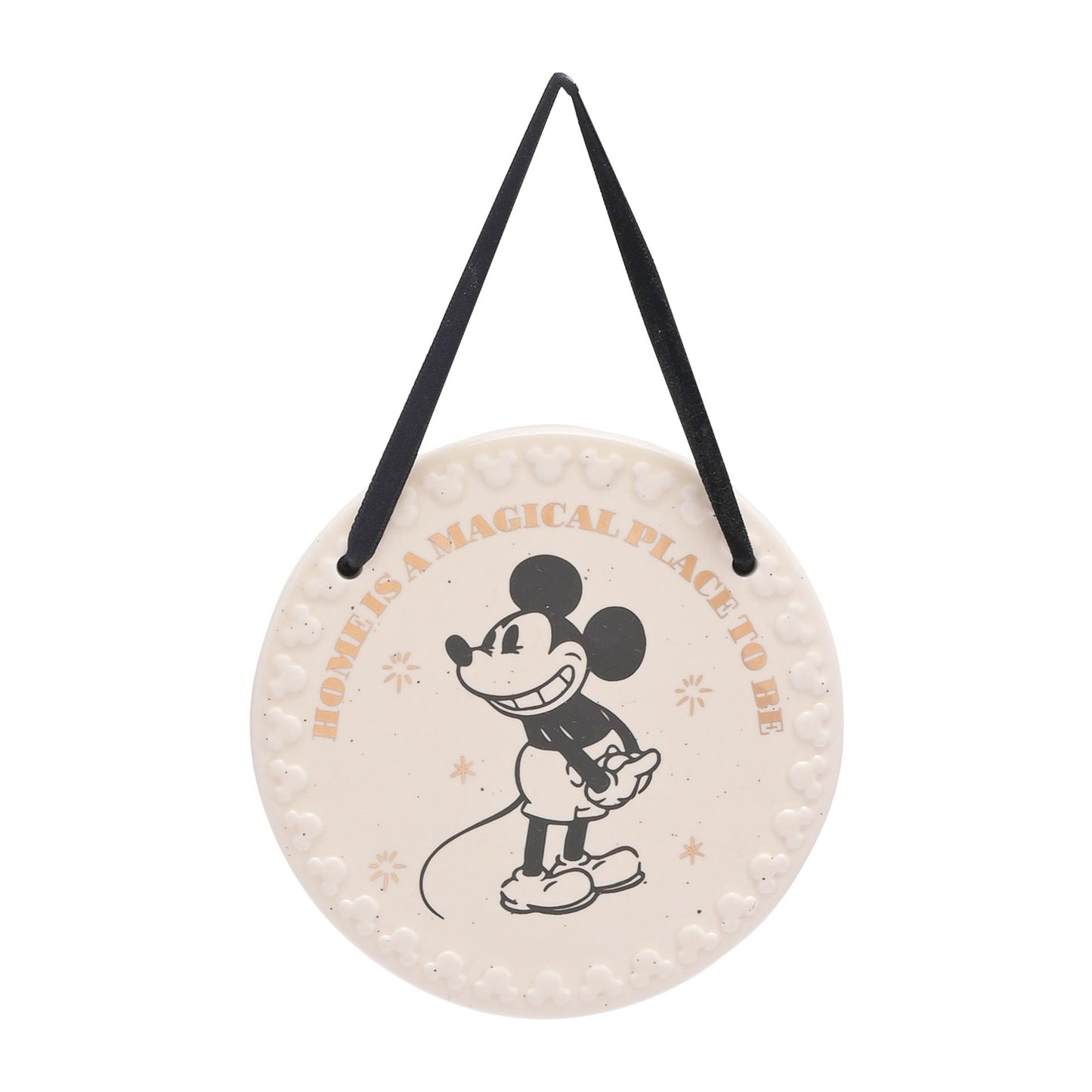 "Disney Home Mickey Wandbordje: Breng de vrolijke Mickey Mouse naar je interieur met dit charmante wandbordje, ideaal voor Disney-liefhebbers die hun huis willen opvrolijken."