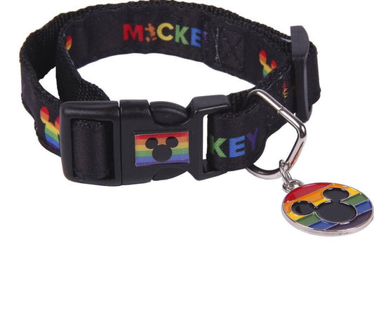 Afbeelding van een halsband met het Mickey Mouse-ontwerp in regenboogkleuren, verstelbaar voor verschillende hondenhalsmaten.