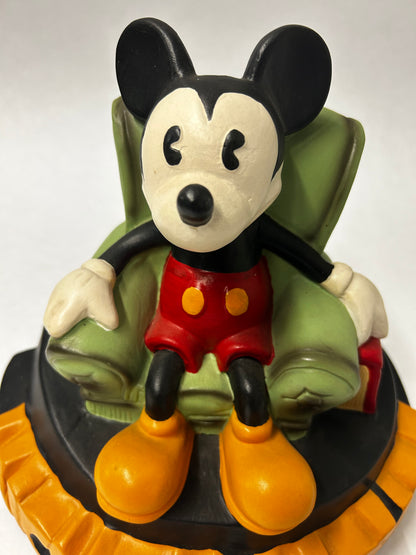 Vintage Mickey Mouse auf Stuhl
