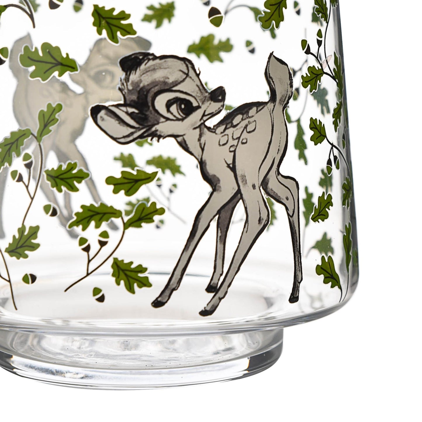 Disney Forest Friends Bambi Vaas - een unieke glazen vaas met een charmant ontwerp van Bambi en zijn vriendjes. Voeg een vleugje betovering toe aan je huis. Verkrijgbaar op www.startedwiththemouse.com.