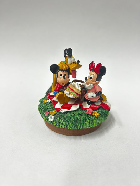Disney Mickey Minnie en Pluto picknicken - Started With The Mouse