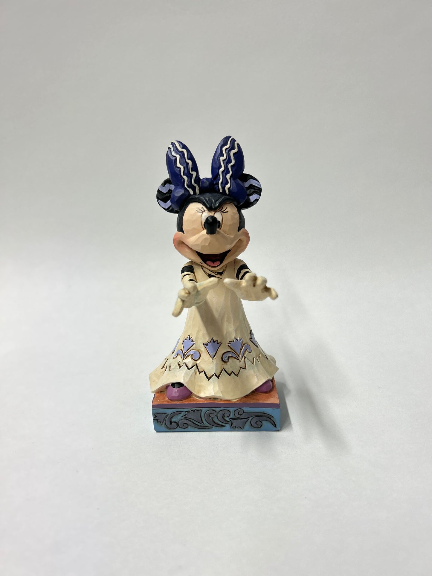 Disney Traditions Minnie Mouse 'Scream Queen'